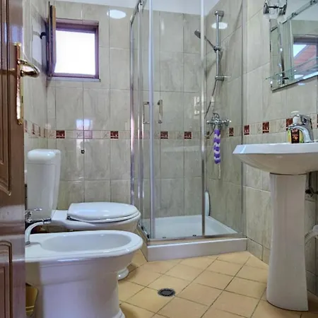 Zenuni Apartmán *