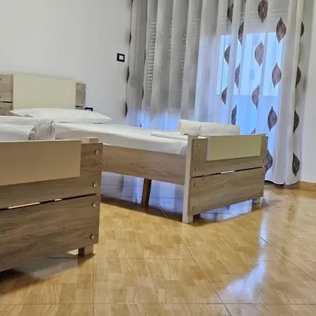 Zenuni Apartmán *
